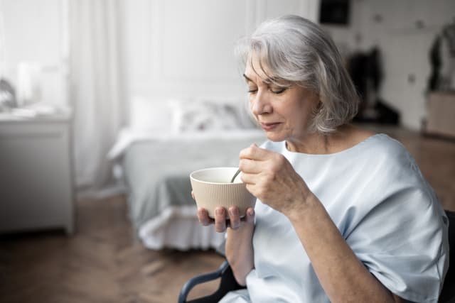 old patient suffering from parkinson (1)