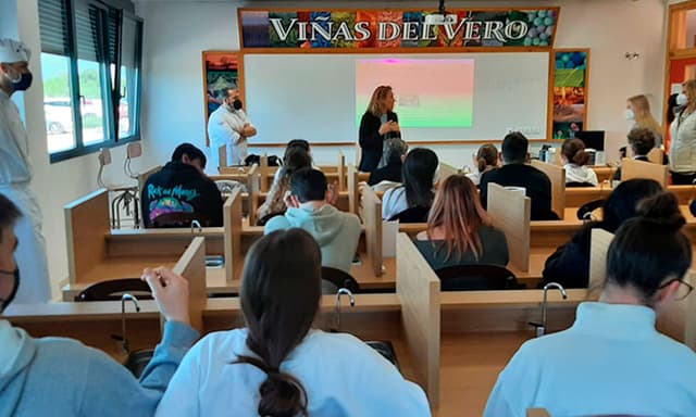 Taller de “Humanismo Gastronómico y disfagia” en la Escuela de Hoteleria de Huesca